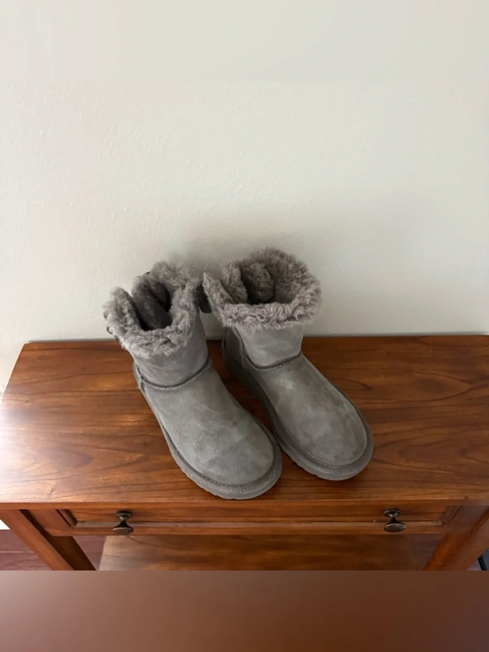 UGG Mini Bailey Bow II in Gray Women’s Size 6